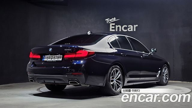BMW 5 Series (G30) 520i M Sport 2023 — фото 2