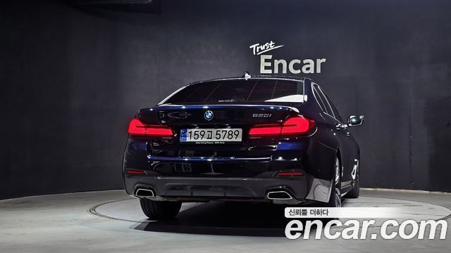 BMW 5 Series (G30) 520i M Sport 2023 — фото 4