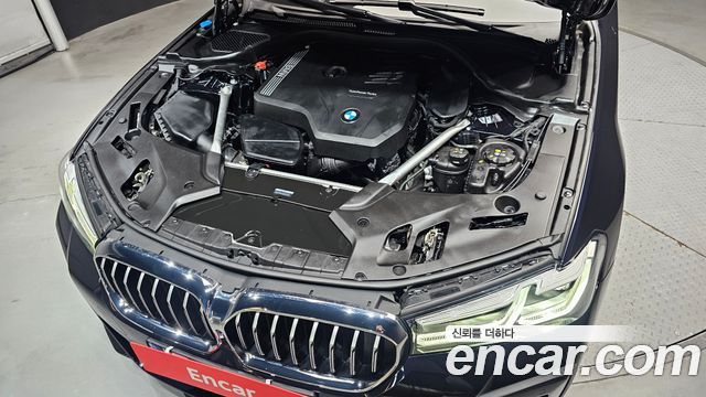 BMW 5 Series (G30) 520i M Sport 2023 — фото 6