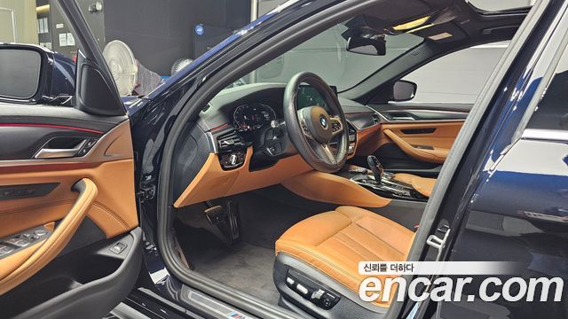 BMW 5 Series (G30) 520i M Sport 2023 — фото 10