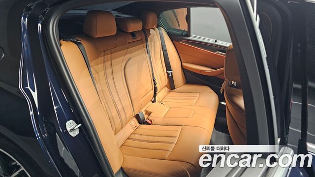 BMW 5 Series (G30) 520i M Sport 2023 — фото 11