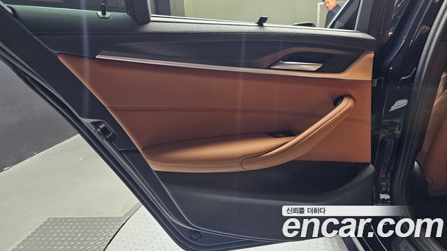 BMW 5 Series (G30) 520i M Sport 2023 — фото 25