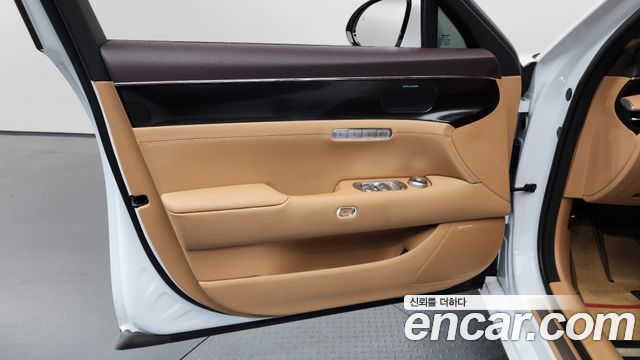 Genesis G90 (RS4) Gasoline 3.5 Turbo AWD 2022 — фото 30