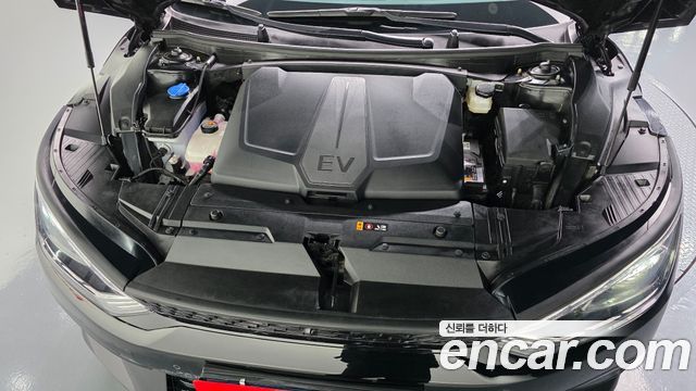 Kia EV6 Long Range GT Line 2023 — фото 6