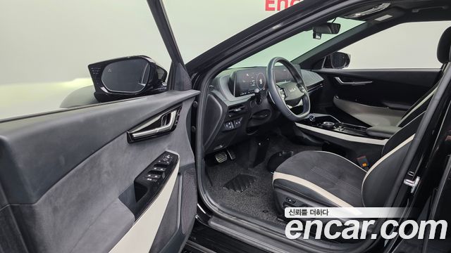Kia EV6 Long Range GT Line 2023 — фото 10