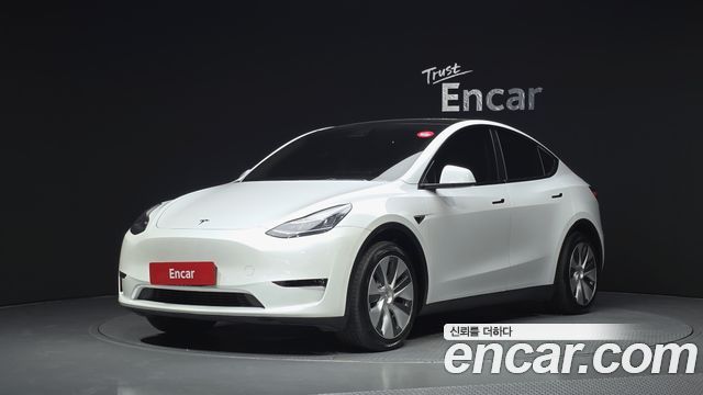 Tesla Model Y Standard Range RWD