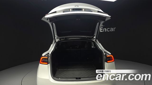 Tesla Model Y Standard Range RWD 2021 — фото 30