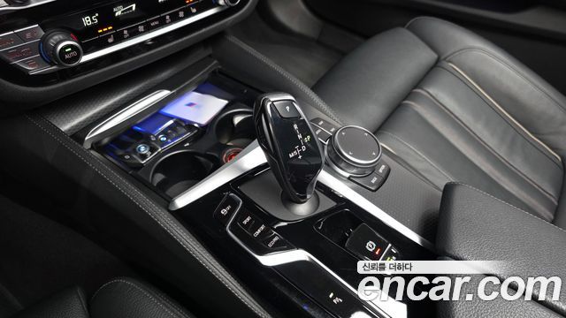 BMW 5 Series (G30) 520i M Sport 2022 — фото 9