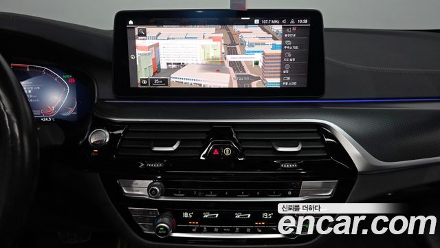 BMW 5 Series (G30) 520i M Sport 2022 — фото 15