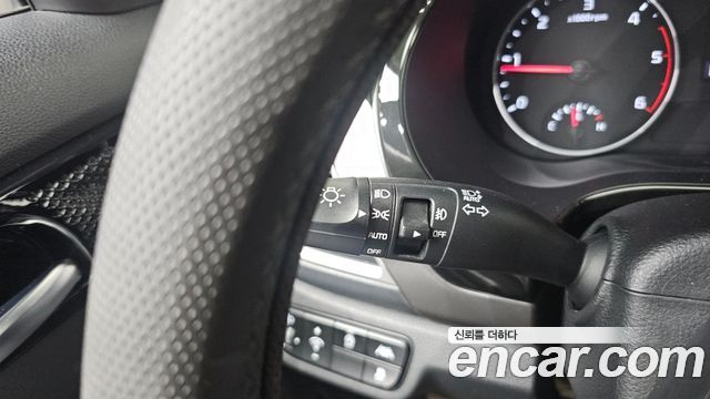 Kia Seltos Diesel 1.6 2WD Prestige 2020 — фото 14