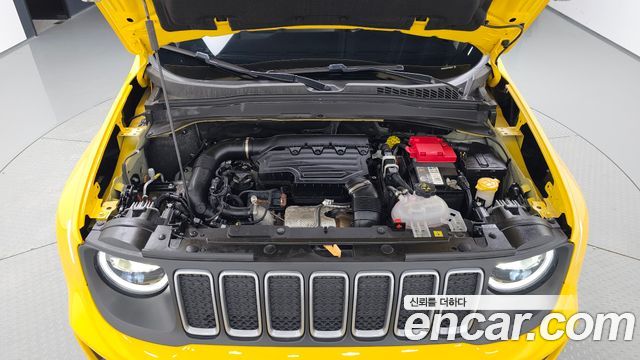 Jeep Renegade 1.3 Limited 2023 — фото 6