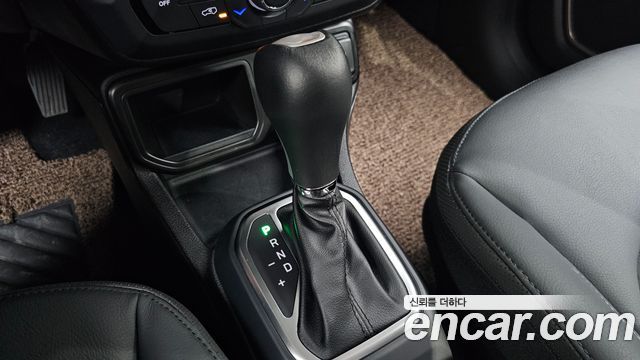 Jeep Renegade 1.3 Limited 2023 — фото 9