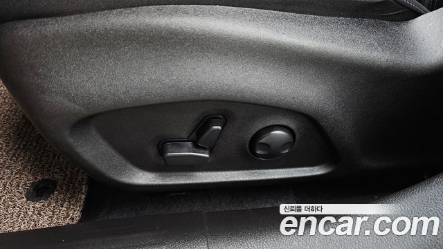 Jeep Renegade 1.3 Limited 2023 — фото 31