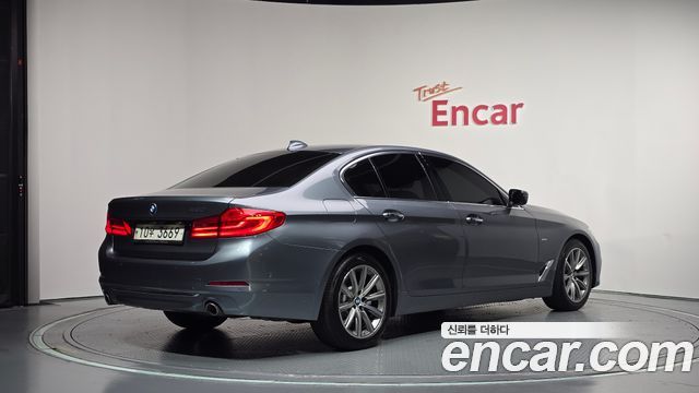 BMW 5 Series (G30) 520i Luxury 2018 — фото 2