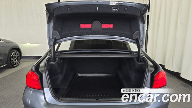 BMW 5 Series (G30) 520i Luxury 2018 — фото 17