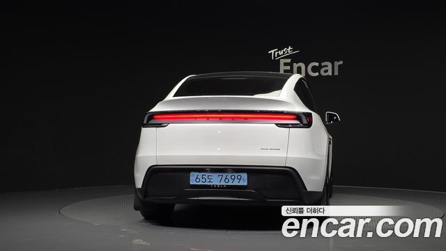 Tesla Model Y Long Range AWD 2025 — фото 4