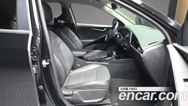 Kia Niro Prestige 2022 — фото 11
