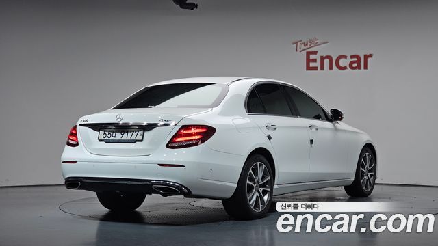 Mercedes-Benz E-Class (W213) E300 4MATIC Avnatgarde 2019 — фото 2
