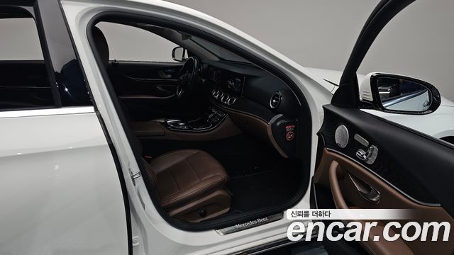 Mercedes-Benz E-Class (W213) E300 4MATIC Avnatgarde 2019 — фото 11