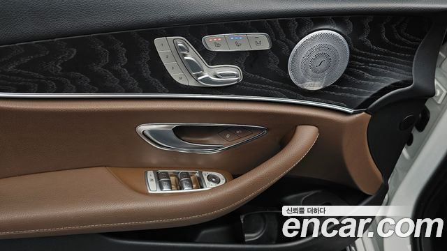 Mercedes-Benz E-Class (W213) E300 4MATIC Avnatgarde 2019 — фото 18