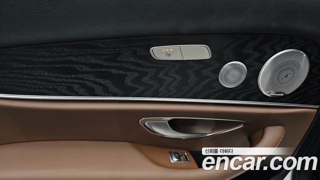 Mercedes-Benz E-Class (W213) E300 4MATIC Avnatgarde 2019 — фото 19