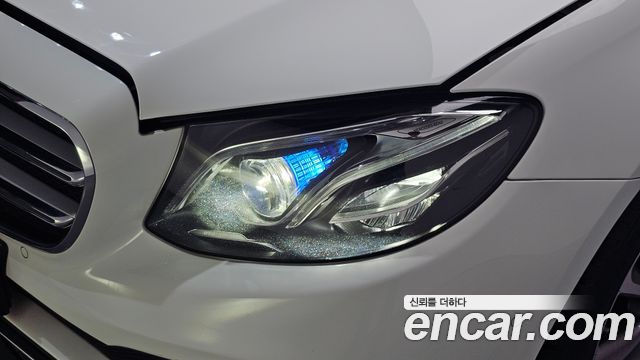 Mercedes-Benz E-Class (W213) E300 4MATIC Avnatgarde 2019 — фото 22