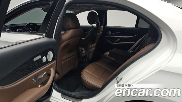 Mercedes-Benz E-Class (W213) E300 4MATIC Avnatgarde 2019 — фото 26