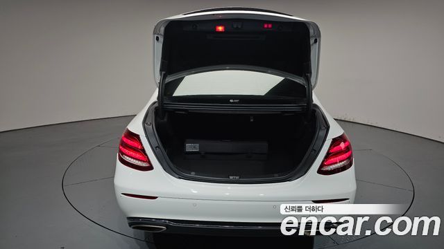 Mercedes-Benz E-Class (W213) E300 4MATIC Avnatgarde 2019 — фото 37