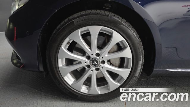 Mercedes-Benz E-Class (W213) E300 4MATIC Exclusive 2019 — фото 5
