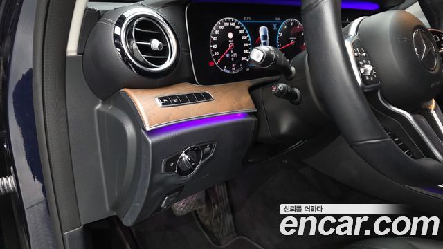 Mercedes-Benz E-Class (W213) E300 4MATIC Exclusive 2019 — фото 13
