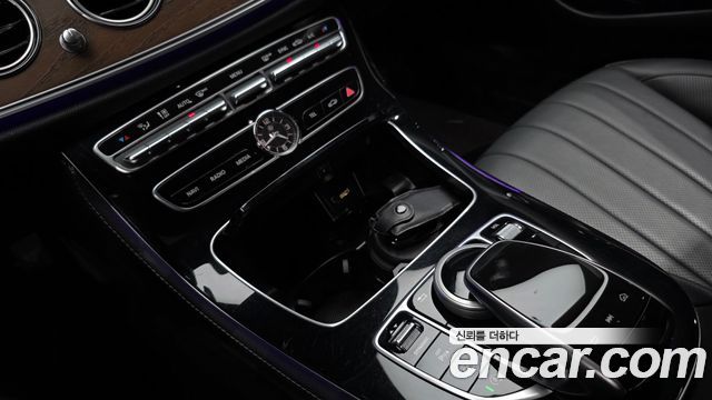 Mercedes-Benz E-Class (W213) E300 4MATIC Exclusive 2019 — фото 17