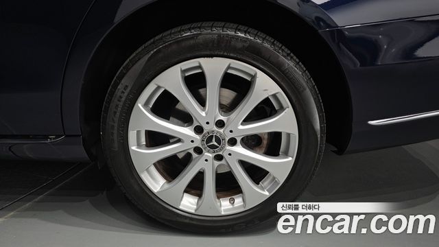 Mercedes-Benz E-Class (W213) E300 4MATIC Exclusive 2019 — фото 21