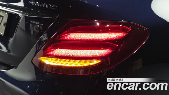 Mercedes-Benz E-Class (W213) E300 4MATIC Exclusive 2019 — фото 23
