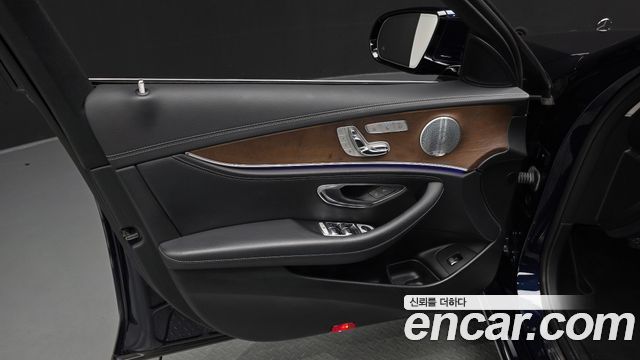 Mercedes-Benz E-Class (W213) E300 4MATIC Exclusive 2019 — фото 24