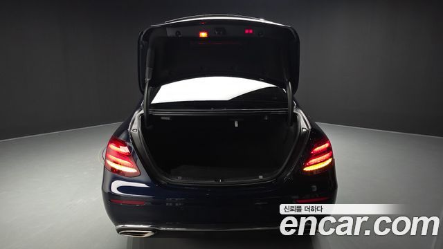 Mercedes-Benz E-Class (W213) E300 4MATIC Exclusive 2019 — фото 33