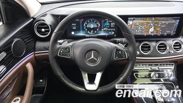Mercedes-Benz E-Class (W213) E300 4MATIC Avnatgarde 2017 — фото 13