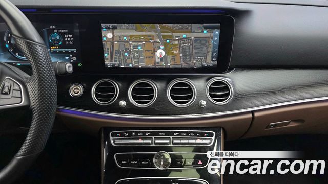 Mercedes-Benz E-Class (W213) E300 4MATIC Avnatgarde 2017 — фото 15