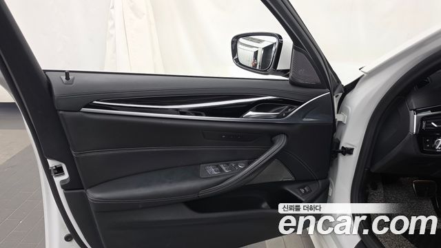 BMW 5 Series (G30) 520d M Sport Package Plus 2020 — фото 24