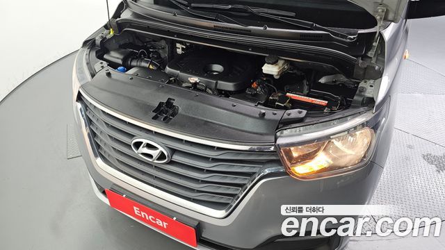 Hyundai Grand Starex Van 5-Seater Modern 2019 — фото 6