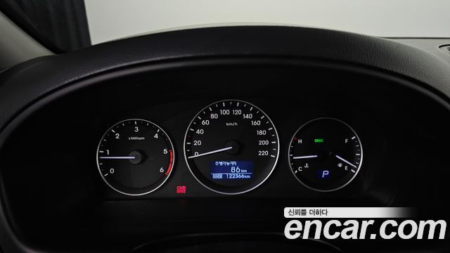 Hyundai Grand Starex Van 5-Seater Modern 2019 — фото 8