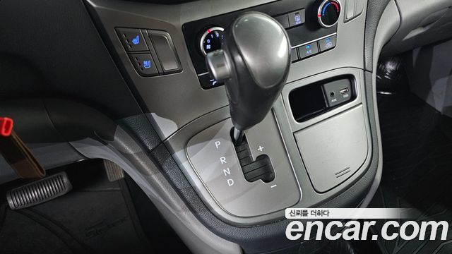Hyundai Grand Starex Van 5-Seater Modern 2019 — фото 9