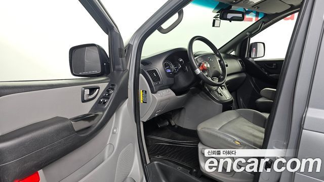 Hyundai Grand Starex Van 5-Seater Modern 2019 — фото 10