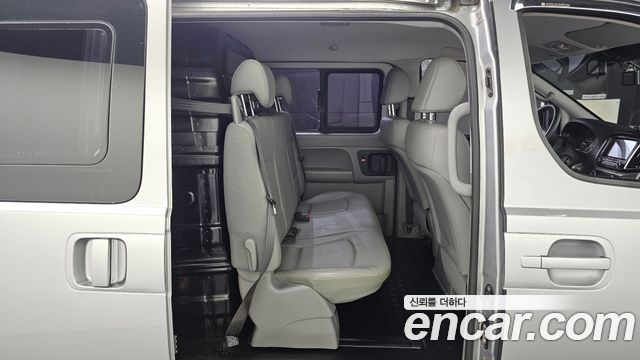 Hyundai Grand Starex Van 5-Seater Modern 2019 — фото 11