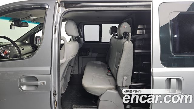 Hyundai Grand Starex Van 5-Seater Modern 2019 — фото 12