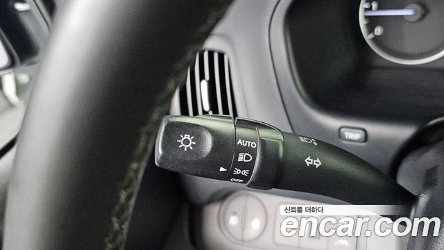 Hyundai Grand Starex Van 5-Seater Modern 2019 — фото 17
