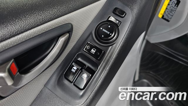 Hyundai Grand Starex Van 5-Seater Modern 2019 — фото 27