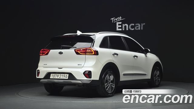 Kia Niro 1.6 HEV Prestige 2020 — фото 2