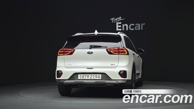 Kia Niro 1.6 HEV Prestige 2020 — фото 4