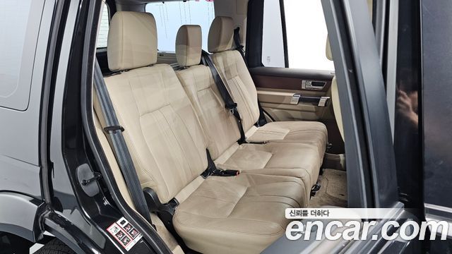 Land Rover Discovery 4 3.0 SDV6 SE 2016 — фото 14