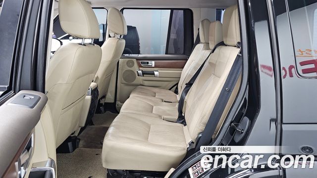 Land Rover Discovery 4 3.0 SDV6 SE 2016 — фото 15